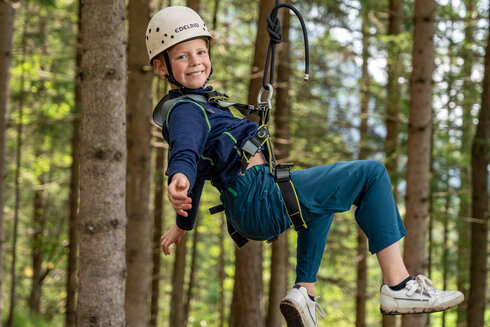 Seilrutsche im Klettergarten