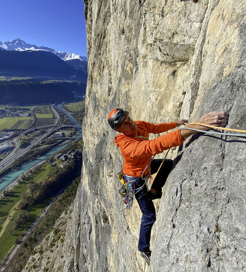 Mike Gabl in der Route "Tschi Tschi" an der Martinswand bei Innsbruck Mike Gabl in der Route "Tschi Tschi" an der Martinswand bei Innsbruck