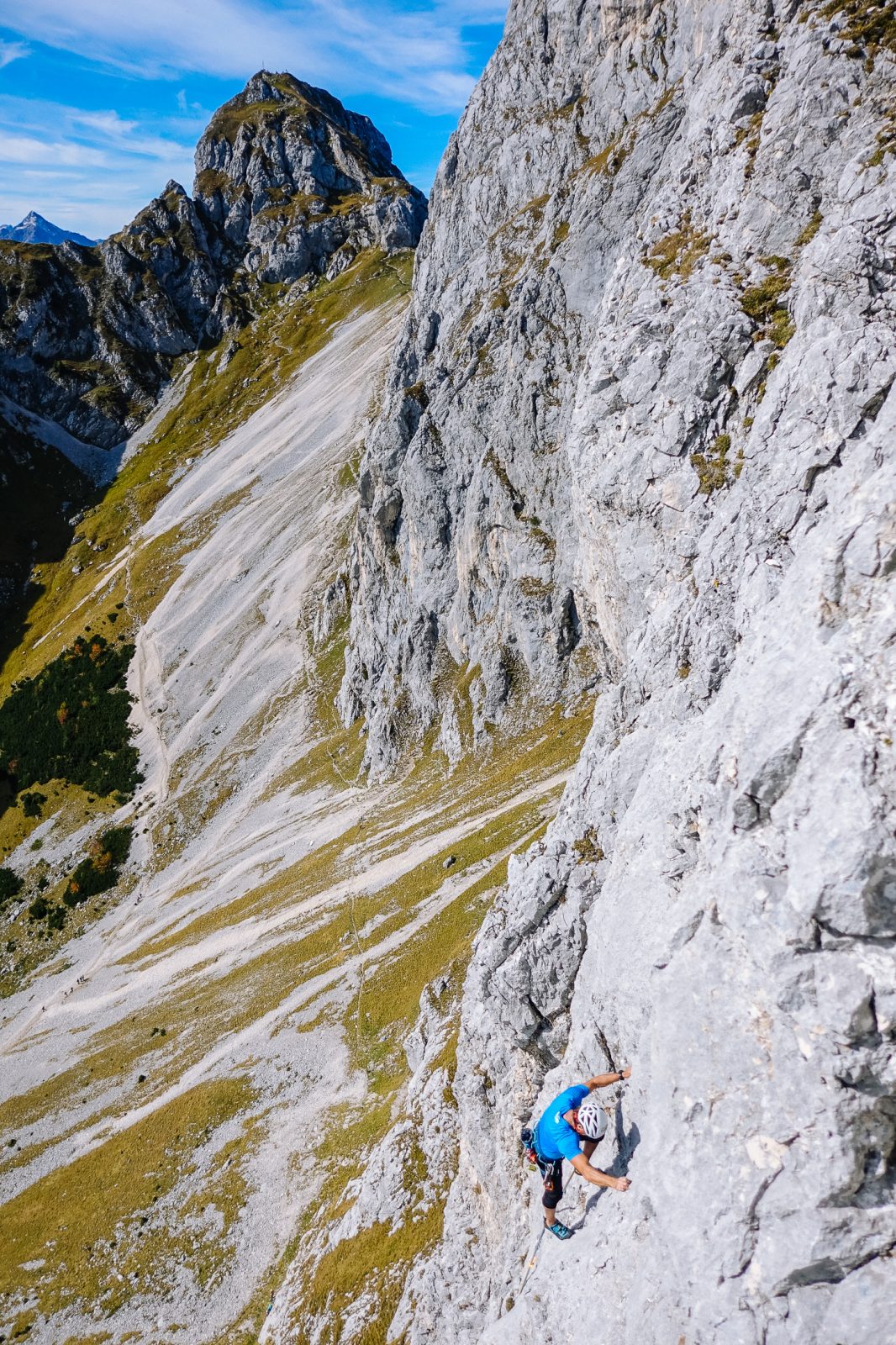 Die Miss Nesselwängle an der Zwerchwand. Top Fels, Top Ausblick, Foto: Simon Schöpf | Climbers Paradise