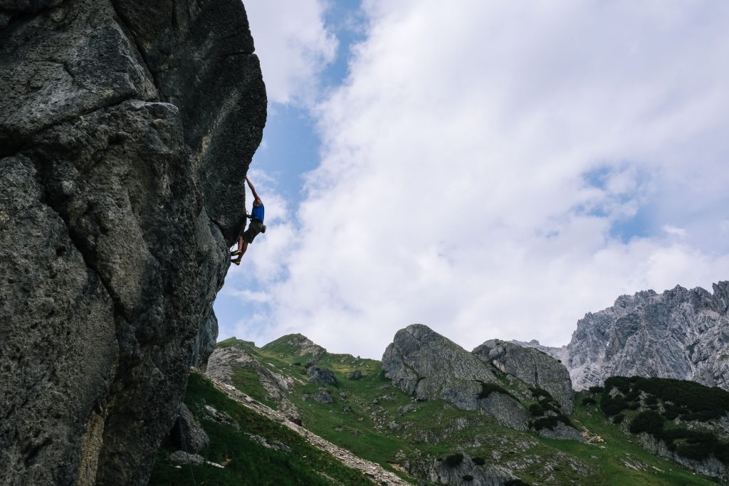 Klettern auf der Muttekopfhütte (Lechtaler Alpen). Foto: Simon Schöpf