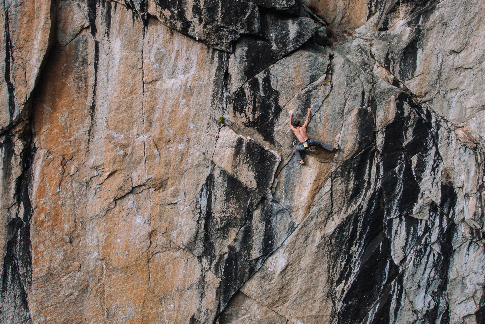 Klettern im Hexenkessel über Plangeross im Pitztal, Foto: Simon Schöpf
