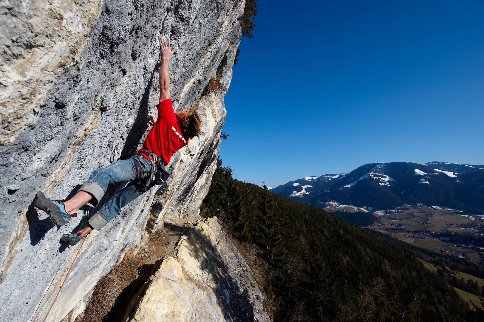 Auch hier dominieren überhängende Wände: Klettergarten Achleiten. Foto: TVB Wilder Kaiser